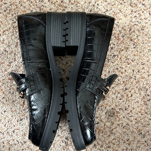 Black Women’s size 9 Snake Skin Loafers - Picture 4 of 5